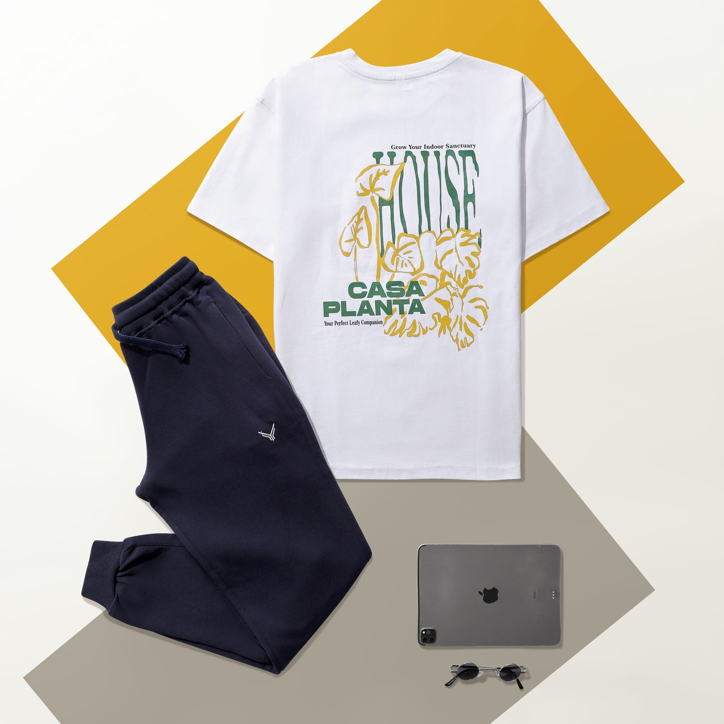 Casa Planta – تيشيرت أبيض × بنطلون كحلي